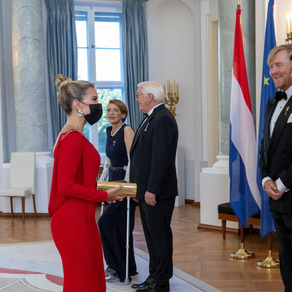 Le roi Willem-Alexander et la reine Maxima des Pays-Bas lors du dîner d'Etat organisé en leur honneur au Château de Bellevue, dans le cadre de leur visite officielle de 3 jours en Allemagne. Berlin, le 5 juillet 2021.