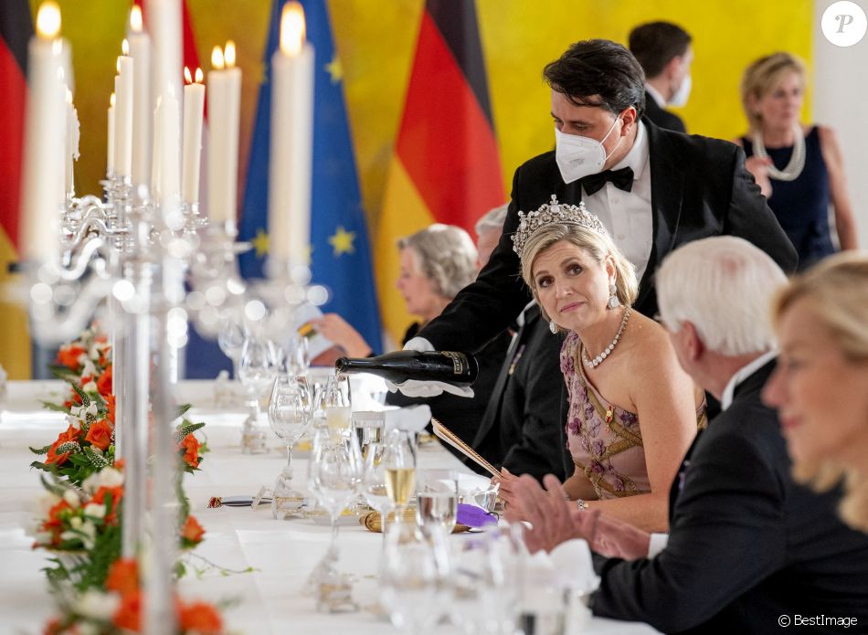 Le roi Willem-Alexander et la reine Maxima des Pays-Bas lors du dîner d'Etat organisé en leur honneur au Château de Bellevue, dans le cadre de leur visite officielle de 3 jours en Allemagne. Berlin, le 5 juillet 2021.