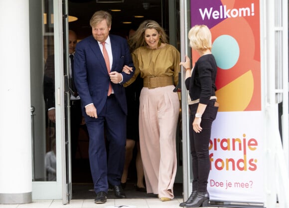 Le roi Willem-Alexander et la reine Maxima des Pays-Bas lors de la remise des certificats de la 4ème édition de l'Oranje Fonds Groeiprogramma (Orange Fund Growth Programme) à Hilversum, Pays-Bas, le 30 juin 2021.