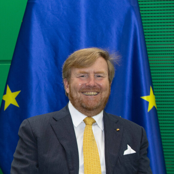 Le roi Willem-Alexander et la reine Maxima des Pays-Bas visitent le Bundestag dans le cadre de leur visite d'état de trois jours en Allemagne, le 6 juillet 2021.