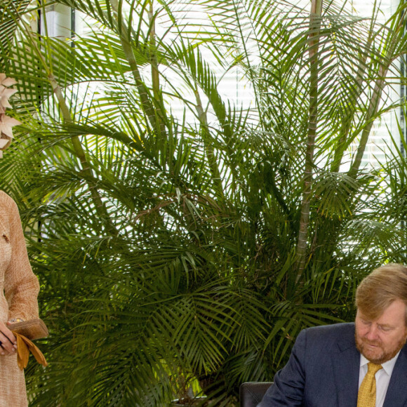 Le roi Willem-Alexander et la reine Maxima des Pays-Bas visitent le Bundestag dans le cadre de leur visite d'état de trois jours en Allemagne, le 6 juillet 2021.
