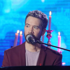 Exclusif - Emmanuel Moire - People sur le plateau de l'émission TV "Toujours ensemble, notre raison d'être" à l'occasion du Sidaction 2018 au Casino de Paris. Le 24 mars 2018 © Christophe Clovis-Cyril Moreau / Bestimage