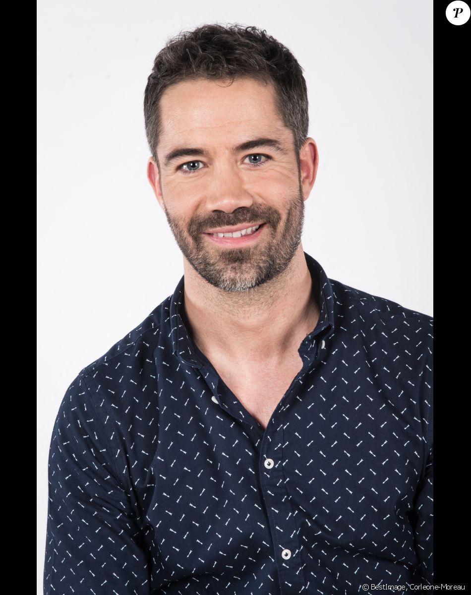 Exclusif - Emmanuel Moire - Enregistrement de l'émission "Tout le monde chante contre le cancer...10 ans" au Zénith à Paris", qui sera diffusée sur W9 le 16 décembre. Le 1er décembre 2015 Photo à n'utiliser que dans le contexte de l'émission © Corleone-Moreau / Bestimage
