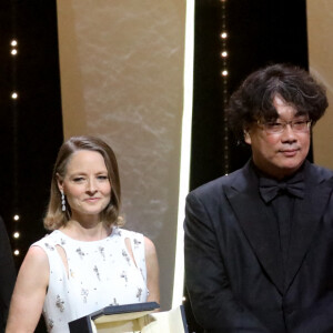 Kang-Ho Song, Pedro Almodovar, Jodie Foster (Palme d'Or d'honneur), Bong Joon-ho, Spike Lee, Mélanie Laurent - Cérémonie d'ouverture du 74ème Festival International du Film de Cannes. Le 6 juillet 2021 © Borde-Jacovides-Moreau / Bestimage 