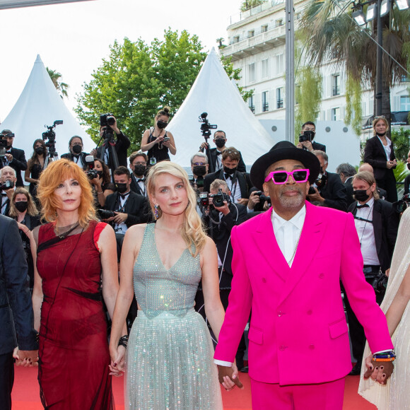 Mylène Farmer, Mélanie Laurent, Spike Lee - Montée des marches du film " Annette " lors de la cérémonie d'ouverture du 74ème Festival International du Film de Cannes. Le 6 juillet 2021 © Borde-Jacovides-Moreau / Bestimage 