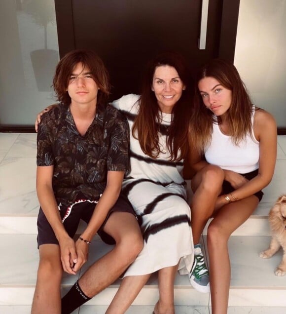 Photo Véronika Loubry avec ses enfants Thylane et Ayrton sur Instagram Le juin