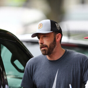 Ben Affleck a emmené les enfants de Jennifer Lopez, Emme et Maximilian, faire du shopping dans Les Hamptons. Le 6 juillet 2021.