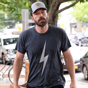 Ben Affleck a emmené les enfants de Jennifer Lopez, Emme et Maximilian, faire du shopping dans Les Hamptons. Le 6 juillet 2021.