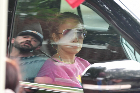 Ben Affleck et Jennifer Lopez ont emmené Emme et Maximilian (enfants de Jennifer Lopez et son ex-mari Marc Anthony) faire du shopping dans Les Hamptons. Le 6 juillet 2021.