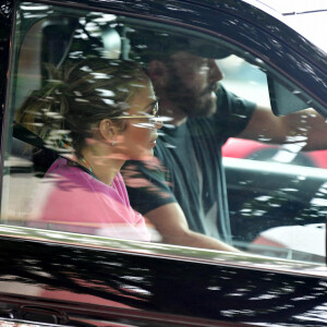 Ben Affleck et Jennifer Lopez ont emmené Emme et Maximilian (enfants de Jennifer Lopez et son ex-mari Marc Anthony) faire du shopping dans Les Hamptons. Le 6 juillet 2021.