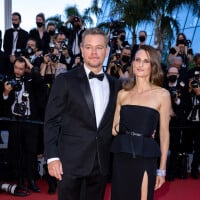 Camille Cottin à Cannes : renversante au bras de Matt Damon, en robe bustier