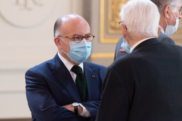 Bernard Cazeneuve - Le président de la République française, Emmanuel Macron reçoit le sociologue Edgar Morin, à l'occasion de ses 100 ans, au palais de l'Elysée à Paris, France, le 8 juillet 2021. © Jacques Witt/Pool/Bestimage 