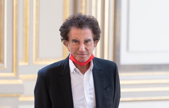 Jack Lang - Le président de la République française, Emmanuel Macron reçoit le sociologue Edgar Morin, à l'occasion de ses 100 ans, au palais de l'Elysée à Paris, France, le 8 juillet 2021. © Jacques Witt/Pool/Bestimage 