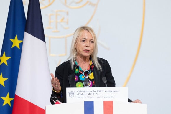 Laure Adler - Le président de la République française, Emmanuel Macron reçoit le sociologue Edgar Morin, à l'occasion de ses 100 ans, au palais de l'Elysée à Paris, France, le 8 juillet 2021. © Jacques Witt/Pool/Bestimage 