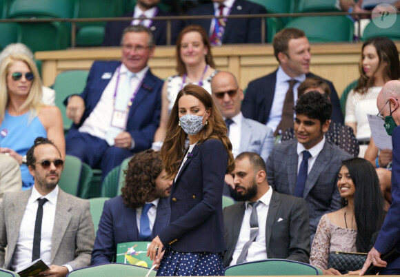 Catherine (Kate) Middleton, duchesse de Cambridge assiste à la cinquième journée de Wimbledon au All England Lawn Tennis and Croquet Club à Londres, Royaume Uni, le 2 juillet 2021.