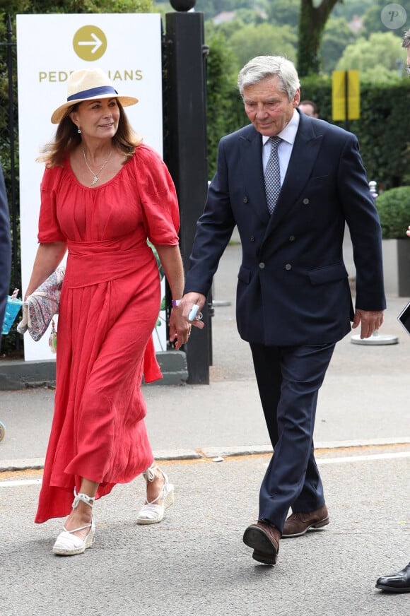 Michael et Carole Middleton au tournoi de Wimbledon à Londres, le 9 juillet 2021.
