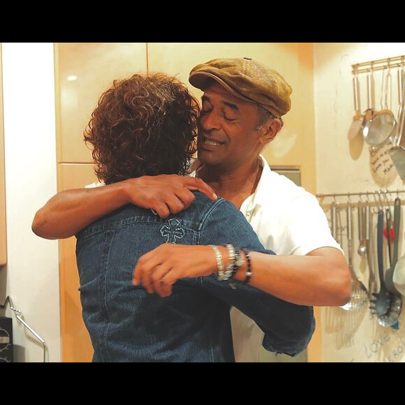 Joalukas Noah a fêté ses 17 ans en juin dernier, à Feucherolles (Yvelines), entouré ses amis mais également de ses parents Yannick Noah et Isabelle Camus.