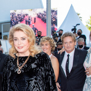 Francois Kraus, Cécile de France, Benoit Magimel, Emmanuelle Bercot, Catherine Deneuve - Montée des marches du film " De son vivant " lors du 74ème Festival International du Film de Cannes. Le 10 juillet 2021 © Borde-Jacovides-Moreau / Bestimage 