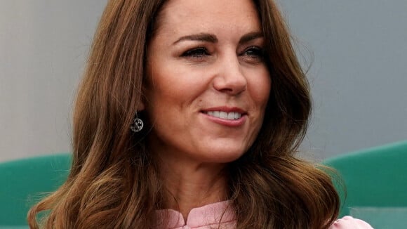 Kate Middleton délicate en rose à Wimbledon, week-end très sportif