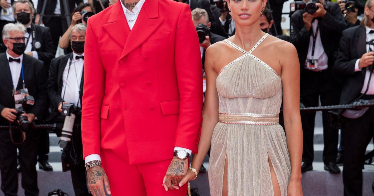Julian Perretta et sa fiancée Kambree Dalton Montée des marches du