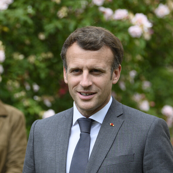 Le président Emmanuel Macron et sa femme Brigitte visitent la maison natale de Jean de La Fontaine à Château-Thierry le 17 juin 2021. © Eliot Blondet / Pool / Bestimage
