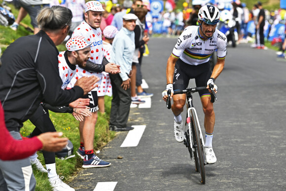 Julian Alaphilippe de l'équipe DECEUNINCK - QUICK-STEP - Tadej Pogacar remporte la 18 ème étape du Tour de France, le 15 juillet 2021 à Luz Ardiden. © Photo News / Panoramic / Bestimage