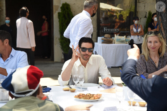 Tahar Rahim - Les membres du jury déjeunent en terrasse pendant le 74 ème festival international du film à Cannes (6-17 juillet 2021), le 14 juillet 2021. 