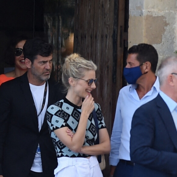 Mélanie Laurent - Les membres du jury déjeunent en terrasse pendant le 74 ème festival international du film à Cannes (6-17 juillet 2021), le 14 juillet 2021. 