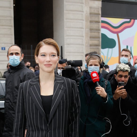 Léa Seydoux - Arrivées au défilé de mode prêt-à-porter printemps-été 2021 "Louis Vuitton" à La Samaritaine à Paris. Le 6 octobre 2020. © Veeren Ramsamy-Christophe Clovis / Bestimage