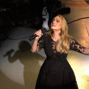 Adele dans l'émission "Saturday Night Live" à Los Angeles, le 24 octobre 2020.