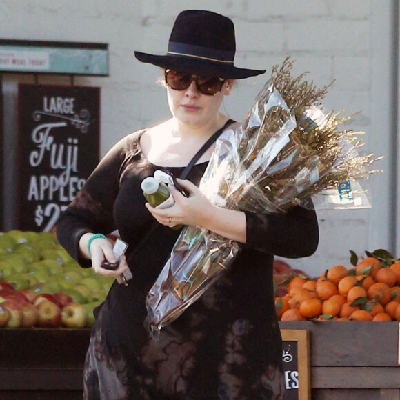 Exclusif - Adèle fait ses courses chez Whole Foods dans le quartier de Beverly Hills à Los Angeles, Californie, Etats-Unis, le 27 décembre 2016.