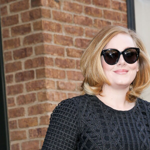 Adele devant son hôtel à New York, le 16 novembre 2015