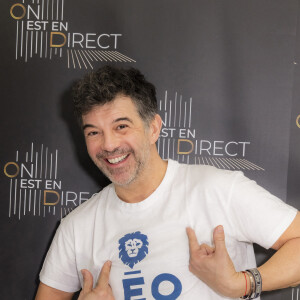 Stéphane Plaza, avec le Tshirt de l'association Léo, parrainée par Philippe Cavérivière - Backstage de l'émission OEED (On Est En Direct) , présentée par L.Ruquier. © Jack Tribeca / Bestimage