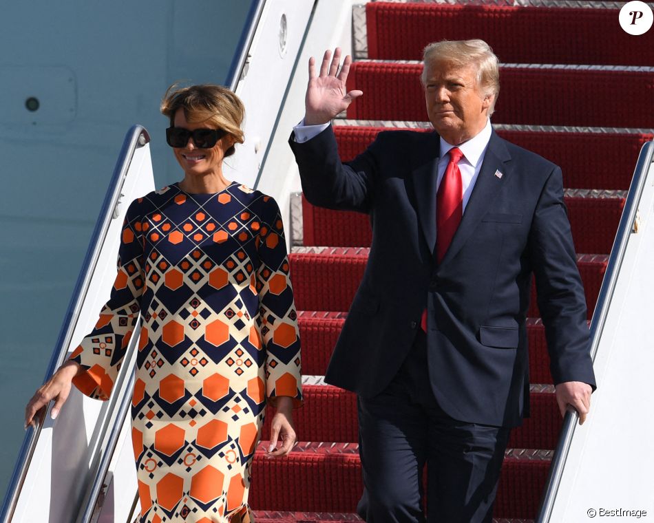Donald Trump et sa femme Melania - La famille Trump débarque de Air Force One à l'aéroport international de Palm Beach le 20 janvier 2021.