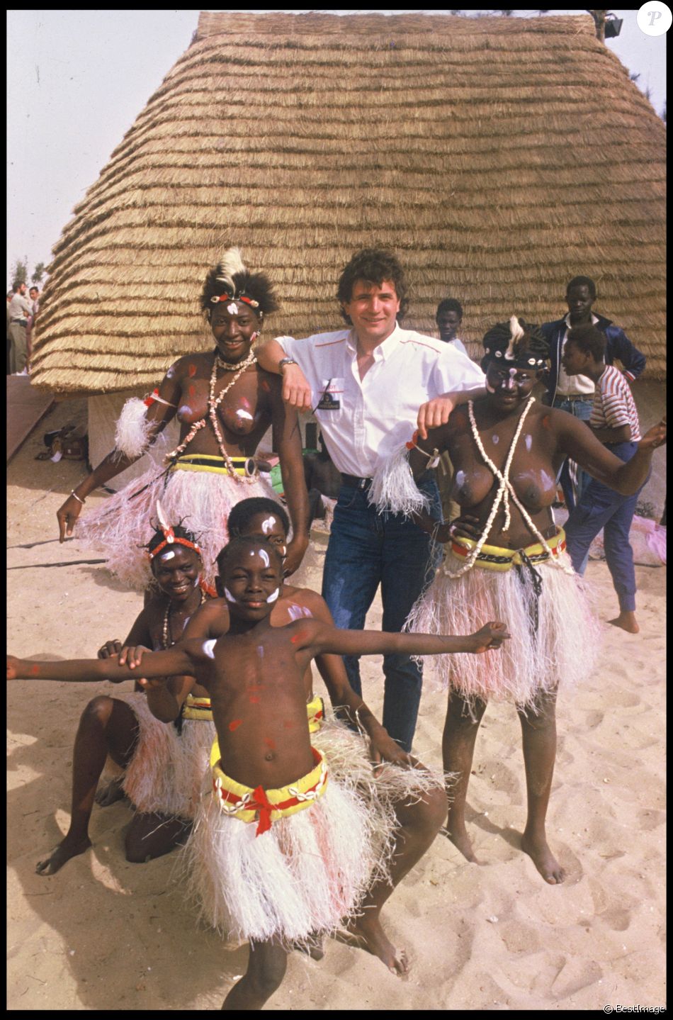 Archives- Daniel Balavoine en Afrique, le 23 janvier 1985.