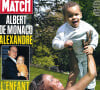 Nicole Coste et son fils Alexandre, né de sa relation hors mariage avec le prince Albert de Monaco, en couverture du magazine Paris Match en 2005.