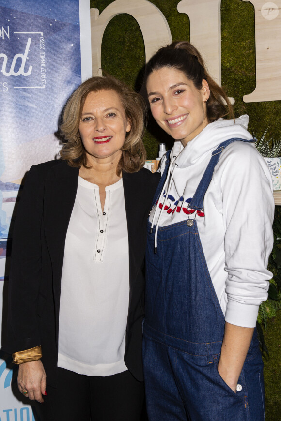 Valérie Trierweiler (ambassadrice) et Laury Thilleman (Miss France 2011 et ambassadrice) lors de la conférence de presse pour le raid polaire 100% féminin en Islande "Destination Iceland by Défi d'Elles", à la maison de soins Respire à Paris, France, le 15 janvier 2020. © Jack Tribeca/Bestimage 