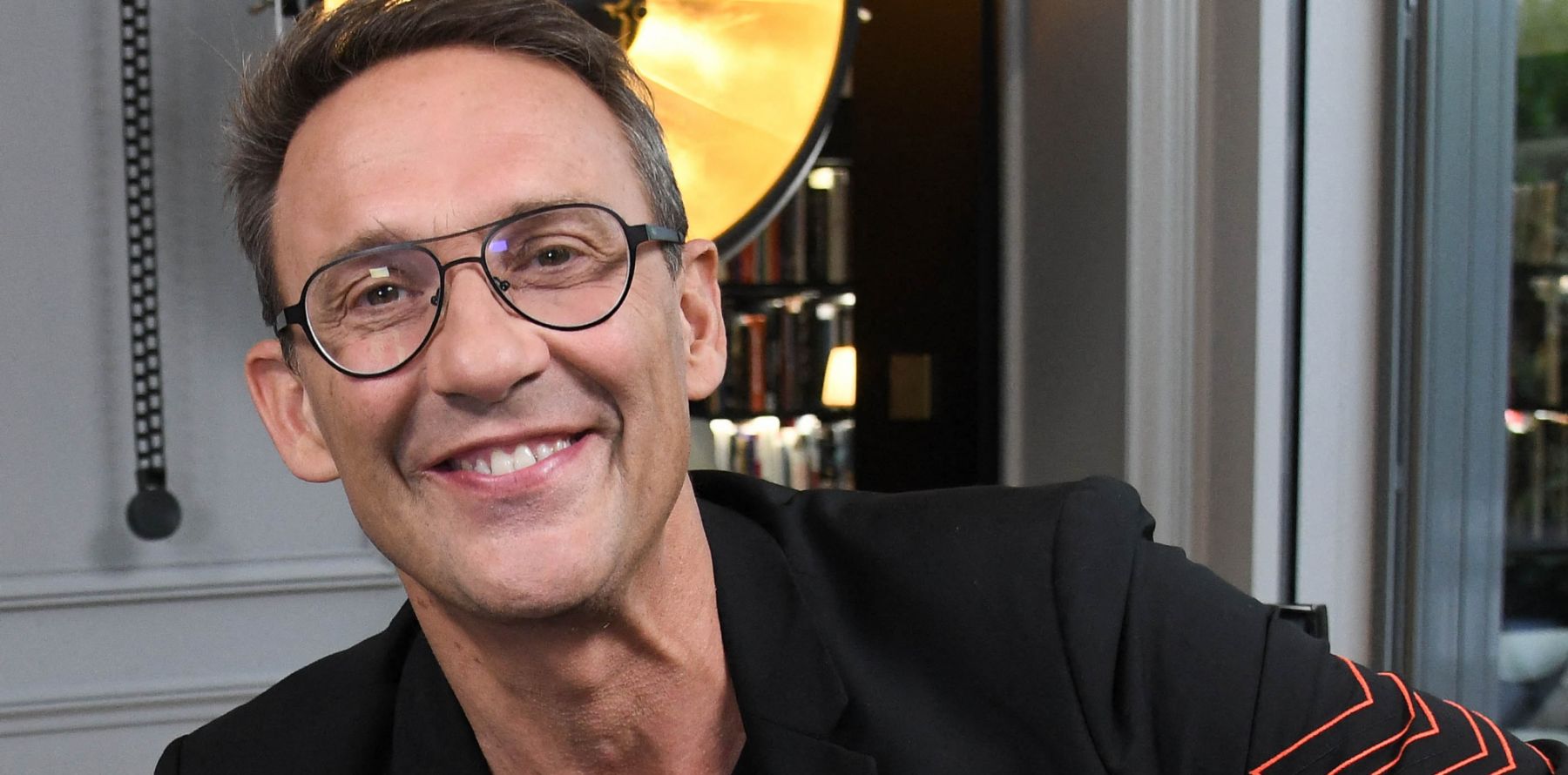 Qui Sont Les Parents De Julien Courbet Julien Courbet : Un nouveau membre dans la famille, sa fille Lola "déjà  gaga"... - Purepeople