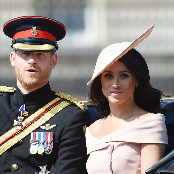 Le prince Harry et Meghan Markle lors du rassemblement militaire "Trooping the Colour" (le "salut aux couleurs"), célébrant l'anniversaire officiel du souverain britannique, le 9 juin 2018. 
