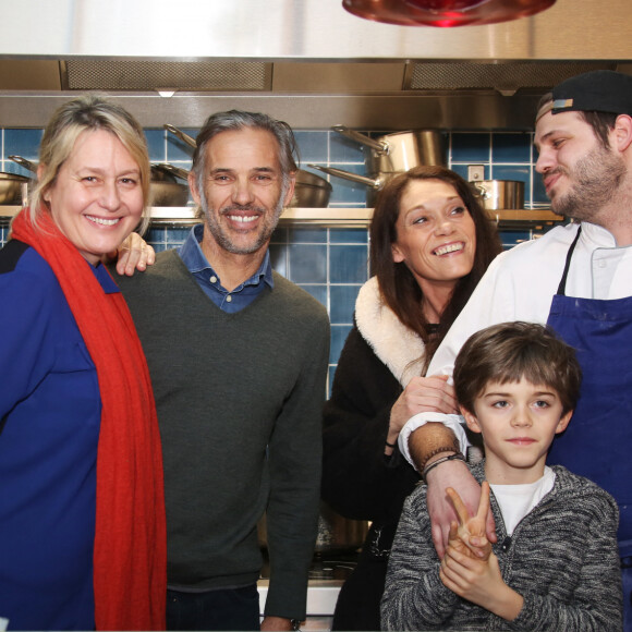 Alessandro Belmondo avec ses parents Paul et Luana Belmondo et Charlotte Joly avec son fils Niels dans le nouveau restaurant "Il Cara Rosso". Le 31 janvier 2018. © Denis Guignebourg/Bestimage