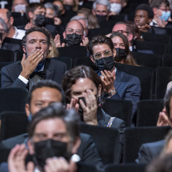 Jean Dujardin, Nicolas Bedos, Pierre Niney - Cérémonie de clôture du 74e Festival International du Film de Cannes, le 17 juillet 2021. © Borde-Jacovides-Moreau/Bestimage