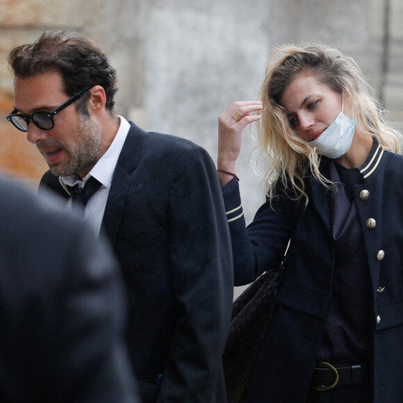 Nicolas Bedos et sa compagne Pauline Desmonts - Hommage à Jean-Loup Dabadie en l'église Saint-Germain-des-Prés à Paris le 23 septembre 2020.