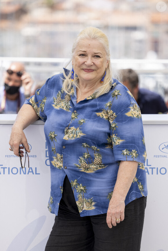 Josiane Balasko au photocall du film Tralala lors du 74ème festival international du film de Cannes le 14 juillet 2021. © Borde / Jacovides / Moreau / Bestimage