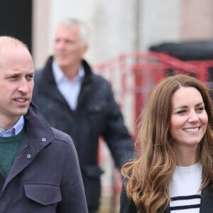 Le prince William, duc de Cambridge, et Catherine (Kate) Middleton, duchesse de Cambridge, rencontrent des pêcheurs et leurs familles à Fife, dans le comté East Lothian, Ecosse, Royaume Uni, le 26 mai 2021, pour entendre parler du travail des communautés de pêcheurs sur la côte Est de l'Écosse.