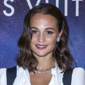 Alicia Vikander au photocall de la soirée Louis Vuitton Stellar Jewelry Cocktail Event place Vendôme à Paris le 28 septembre 2020. © Olivier Borde / Bestimage