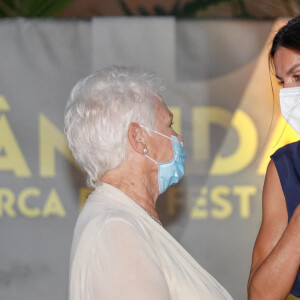 Judi Dench et la reine Letizia d'Espagne - La reine Letizia d'Espagne préside la cérémonie de clôture du "Atlantida Mallorca Film Festival" en présence de Judi Dench et Stephen Frears à Palma de Majorque, le 1er août 2021.