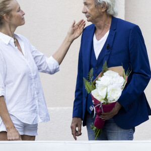 Exclusif - Estelle Lefébure, Patrick Chesnais - People lors de la représentation de la pièce de théâtre "L'invitation", écrite par H.Raccah, au Festival de Ramatuelle. Le 5 août 2021 © Cyril Bruneau / Festival de Ramatuelle / Bestimage