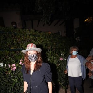 Exclusif - Isabelle Boulay, Jacqueline Franjou (présidente du Festival de Ramatuelle) - People assistent au spectacle de Gad Elmaleh le premier jour de l'ouverture du Festival de Ramatuelle le 31 juillet 2021. La soirée s'est ensuite terminée par un dîner dans un restaurant de la plage Tahiti. © Luc Boutria/Nice Matin/Bestimage