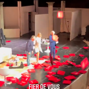 M.Pokora a assisté à la représentation de la pièce "L'invitation", avec Estelle Lefébure et Philippe Lellouche, au Festival de Ramatuelle le 5 août 2021.