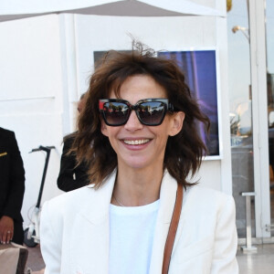 Sophie Marceau - Les célébrités aperçues à la sortie de l'hôtel Martinez pendant le 74 ème festival international du film à Cannes (6-17 juillet 2021), le 9 juillet 2021. 